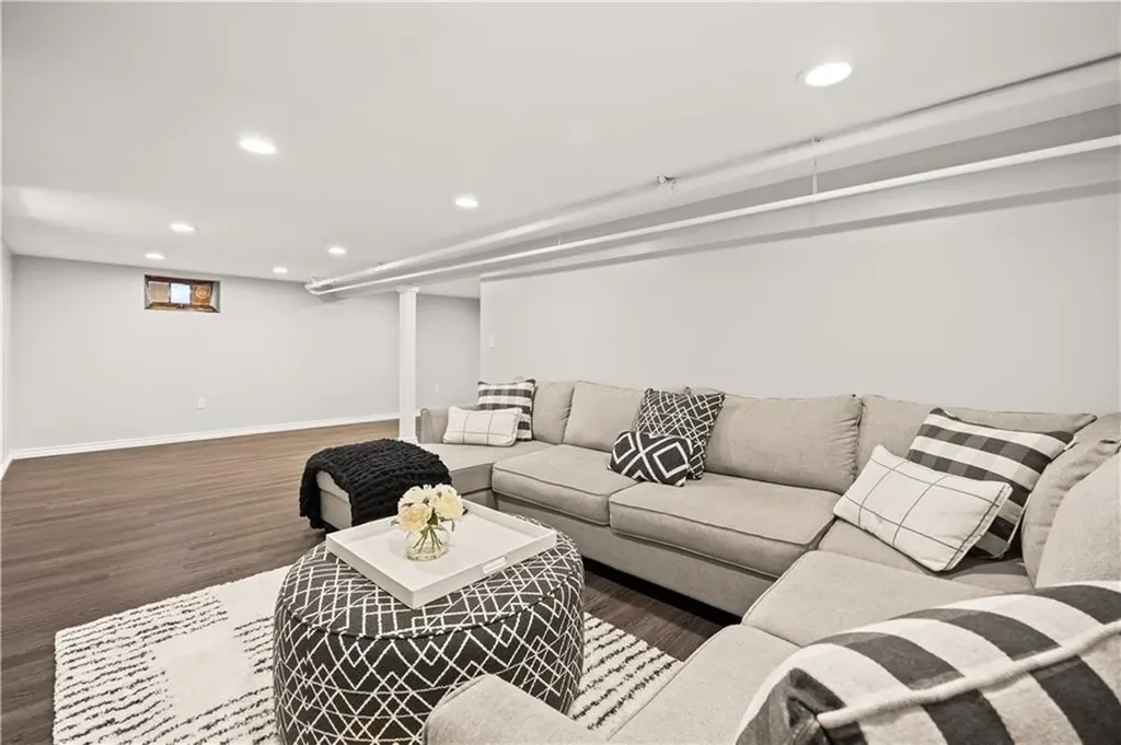 52 Earl Street West Warwick RI 02893