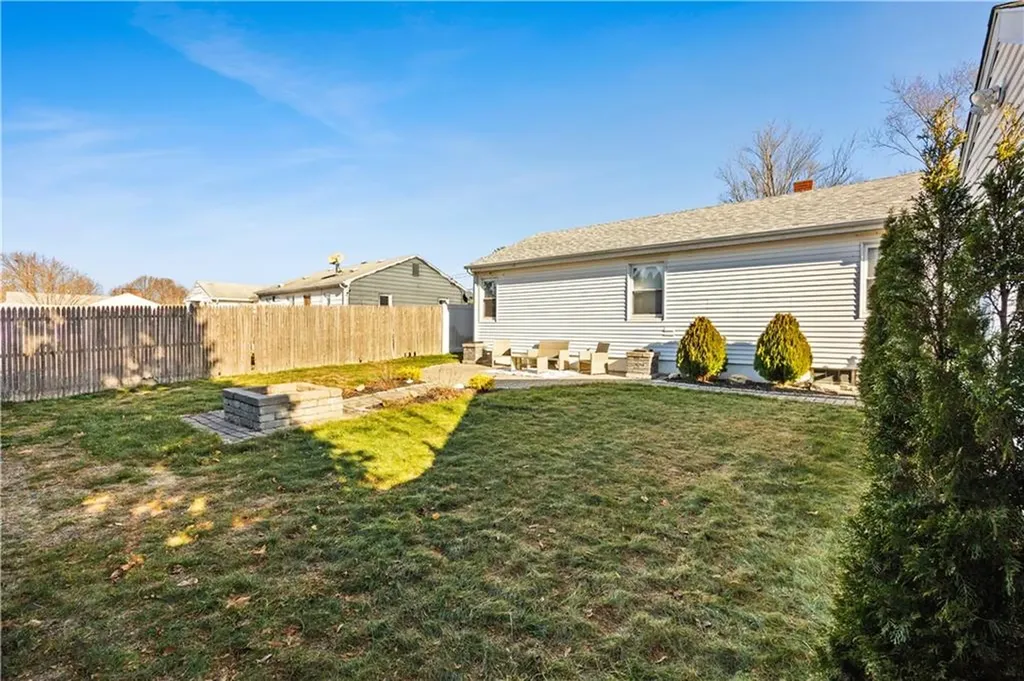 52 Earl Street West Warwick RI 02893