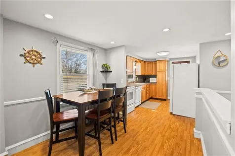 52 Earl Street West Warwick RI 02893