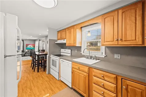 52 Earl Street West Warwick RI 02893