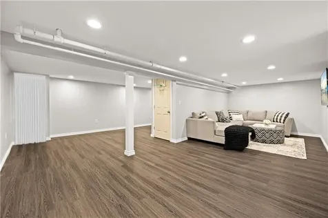 52 Earl Street West Warwick RI 02893