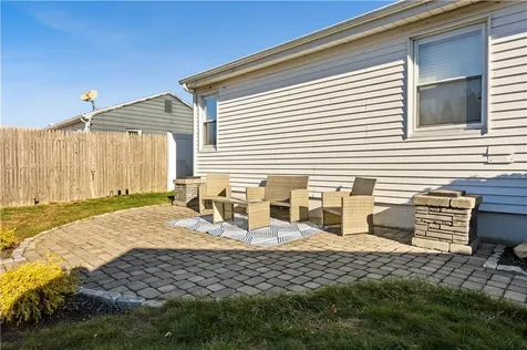 52 Earl Street West Warwick RI 02893