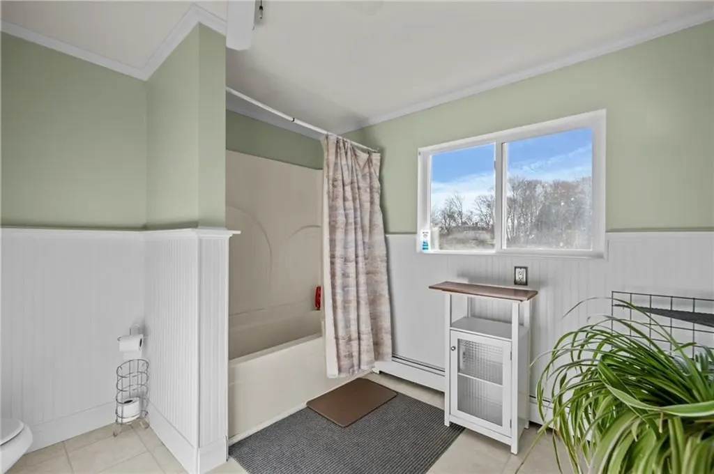 16 Courtway Street Narragansett RI 02882