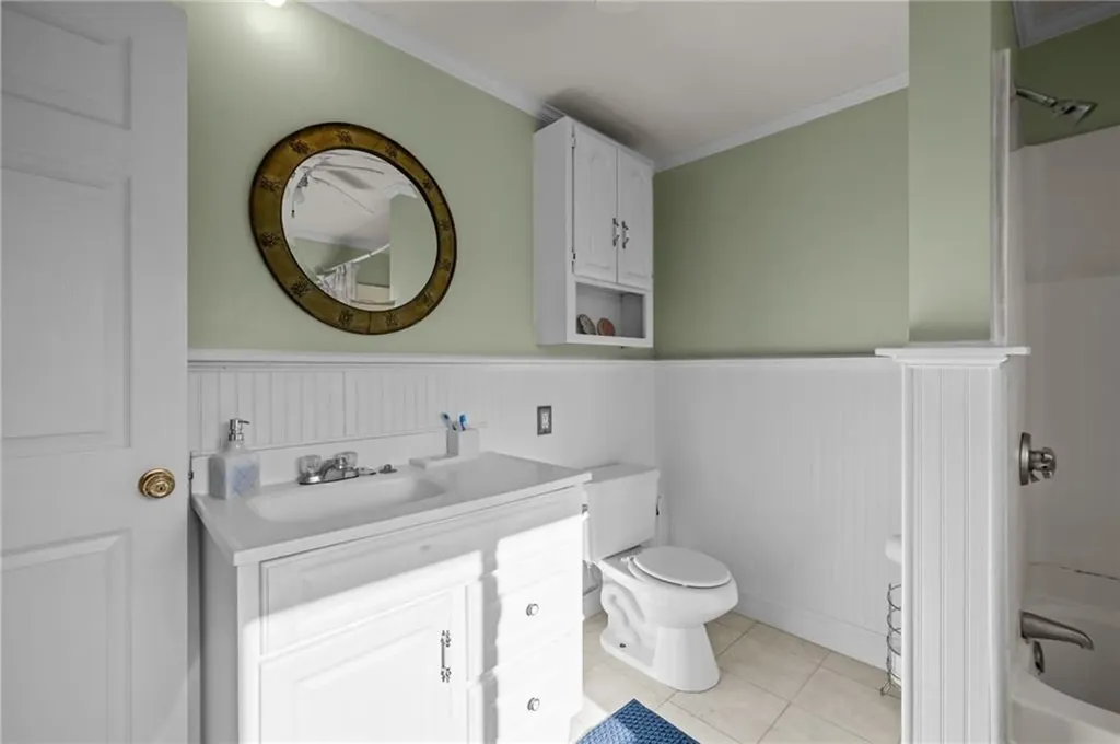 16 Courtway Street Narragansett RI 02882