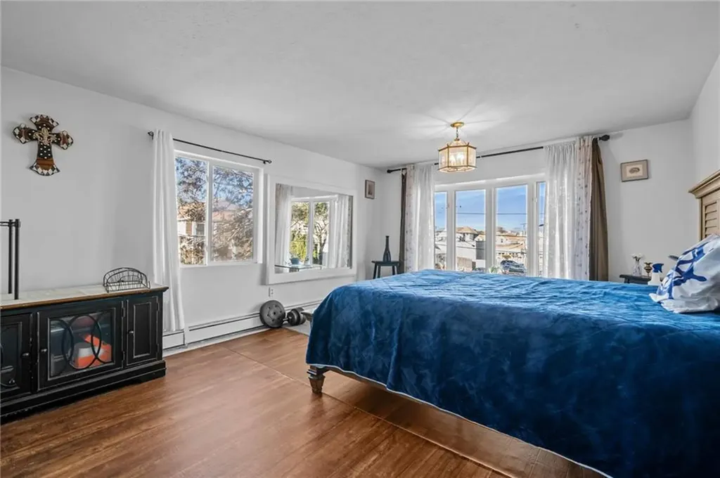 16 Courtway Street Narragansett RI 02882