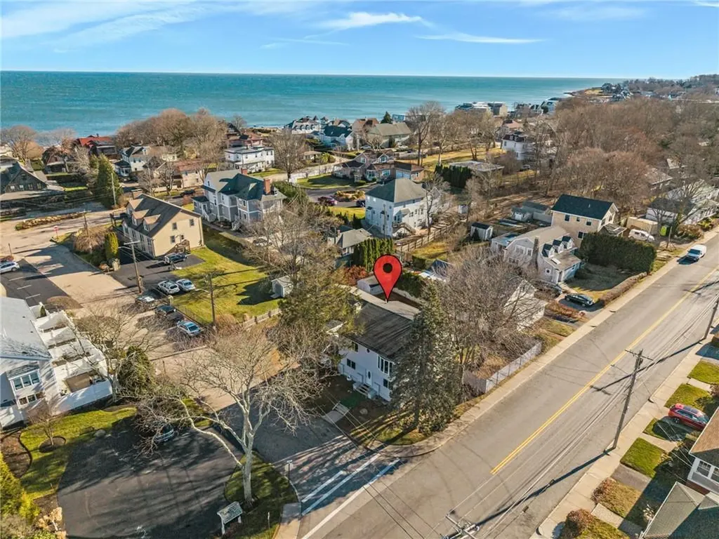 16 Courtway Street Narragansett RI 02882