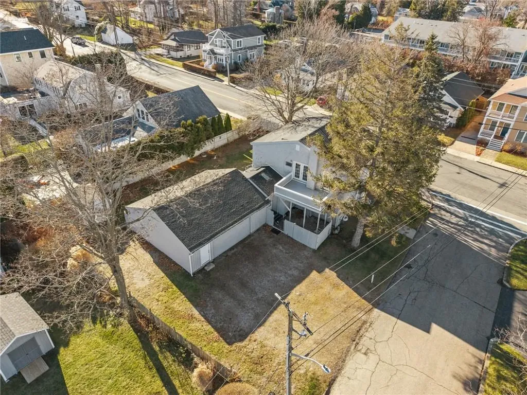 16 Courtway Street Narragansett RI 02882