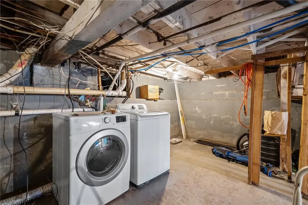 16 Courtway Street Narragansett RI 02882