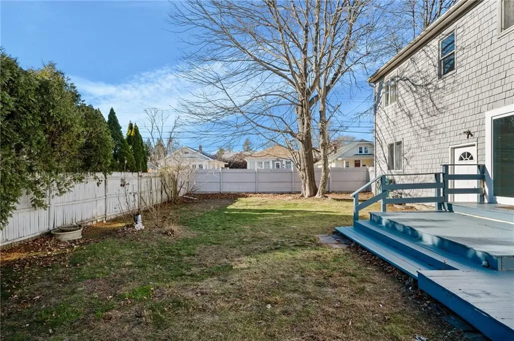 16 Courtway Street Narragansett RI 02882