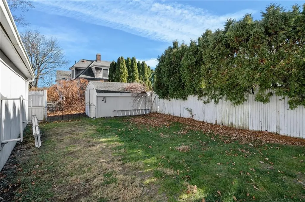 16 Courtway Street Narragansett RI 02882