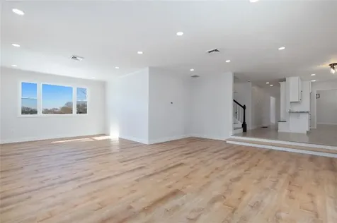 36 Kinnicutt Avenue Warren RI 02885