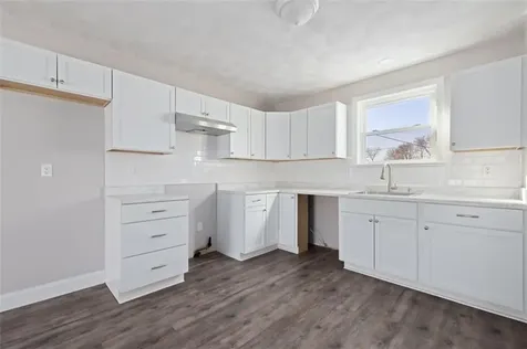 36 Kinnicutt Avenue Warren RI 02885