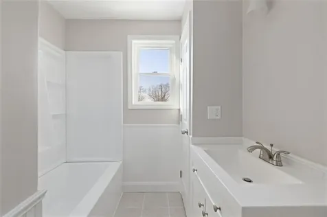 36 Kinnicutt Avenue Warren RI 02885