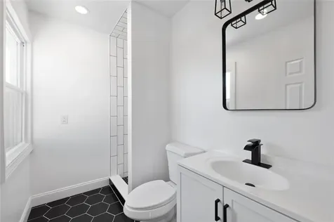 36 Kinnicutt Avenue Warren RI 02885