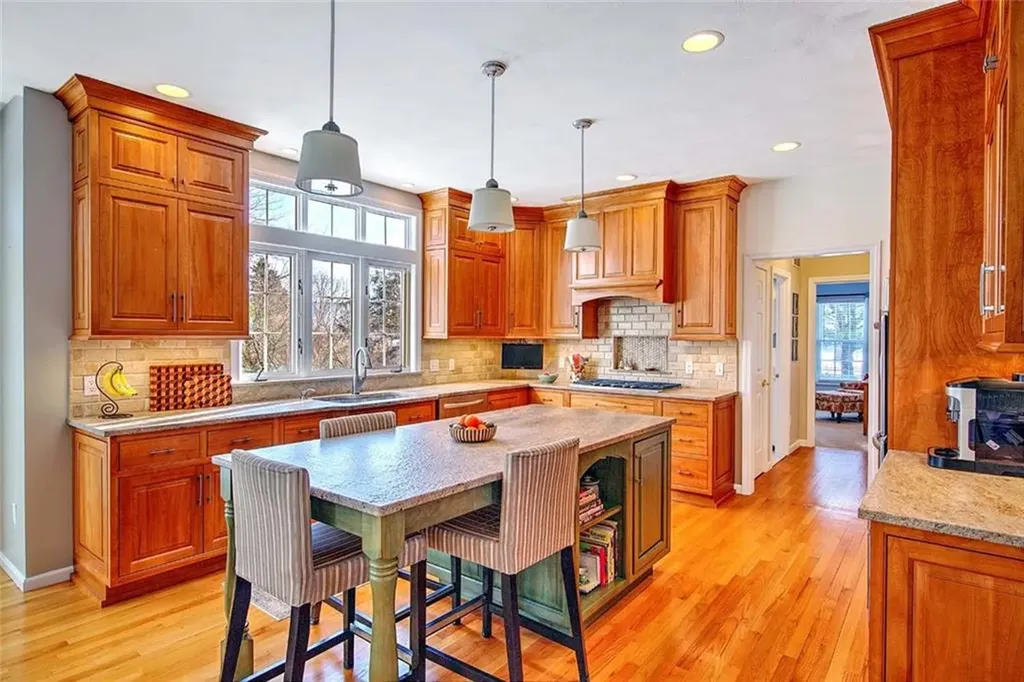 350 Kettle Pond Drive South Kingstown RI 02879