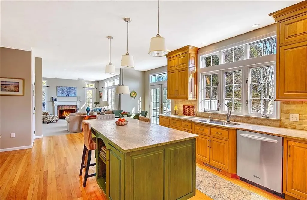 350 Kettle Pond Drive South Kingstown RI 02879