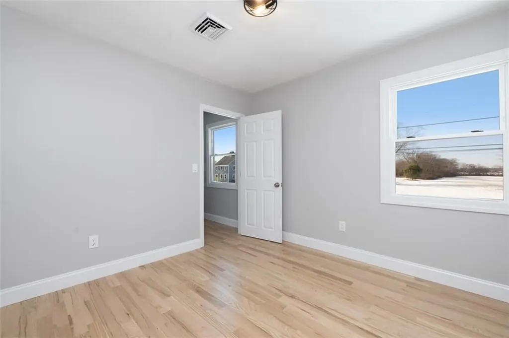 36 Kinnicutt Avenue Warren RI 02885