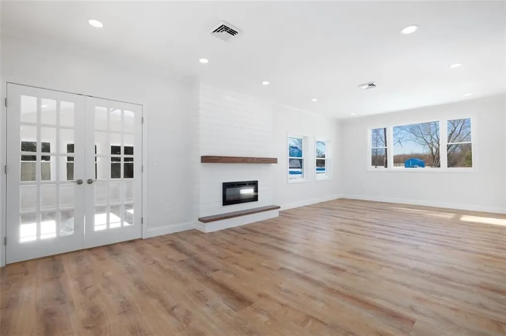 36 Kinnicutt Avenue Warren RI 02885