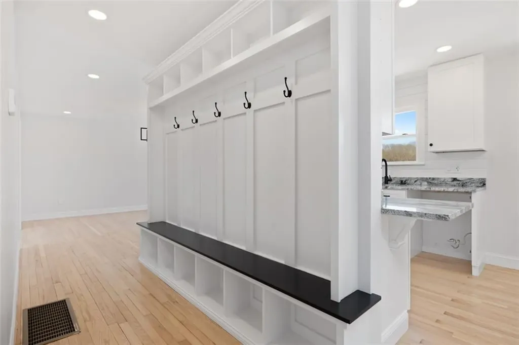 36 Kinnicutt Avenue Warren RI 02885