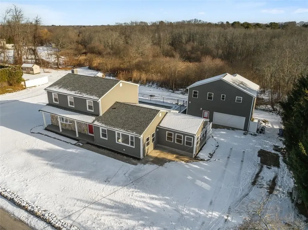 36 Kinnicutt Avenue Warren RI 02885