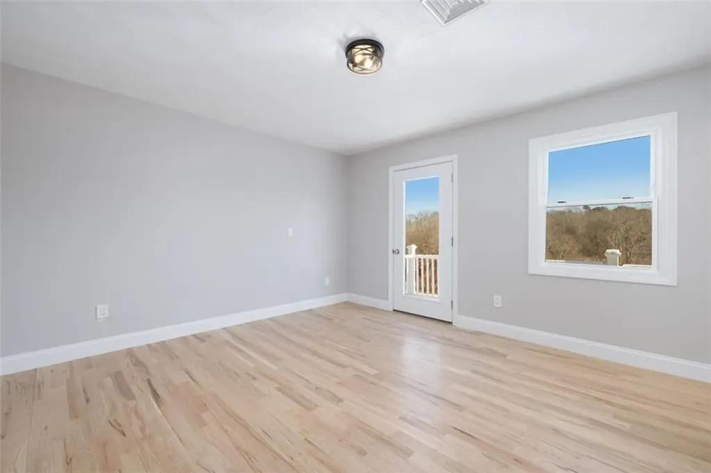 36 Kinnicutt Avenue Warren RI 02885