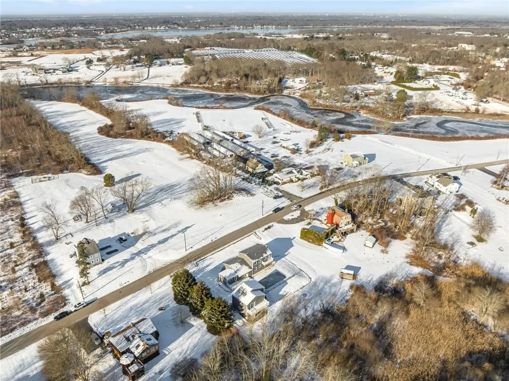 36 Kinnicutt Avenue Warren RI 02885