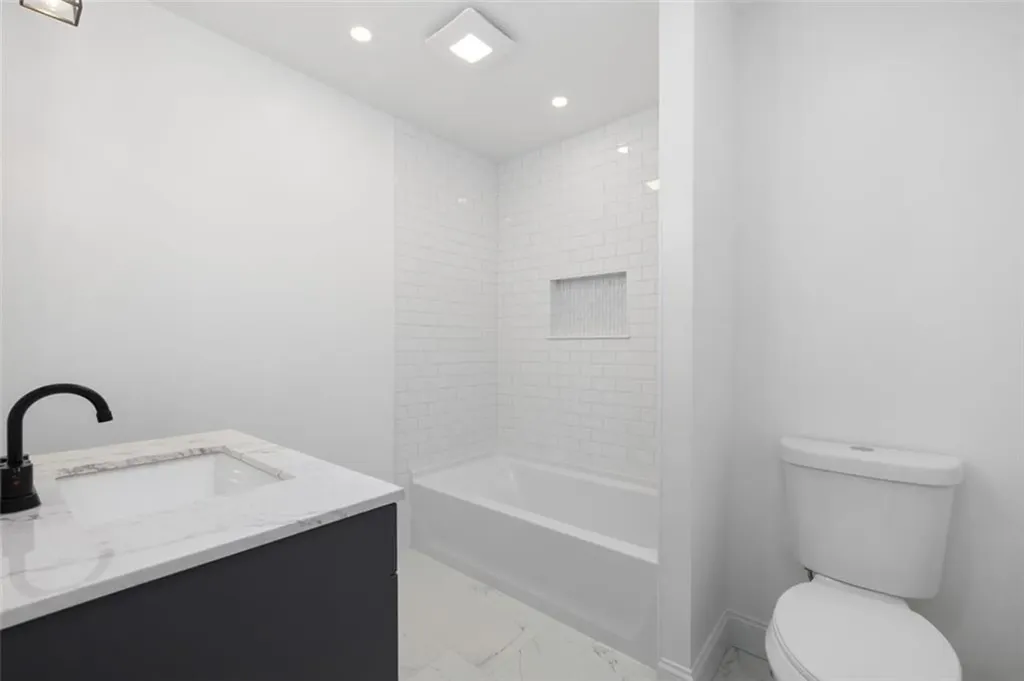 36 Kinnicutt Avenue Warren RI 02885