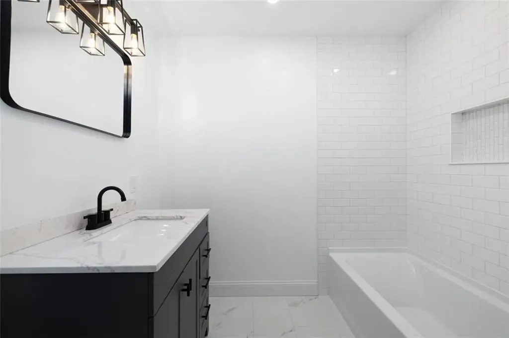 36 Kinnicutt Avenue Warren RI 02885