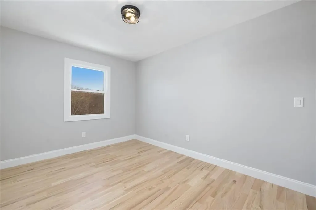 36 Kinnicutt Avenue Warren RI 02885