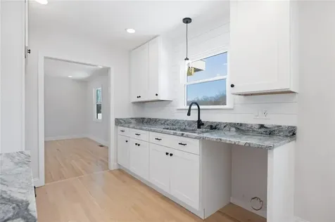 36 Kinnicutt Avenue Warren RI 02885