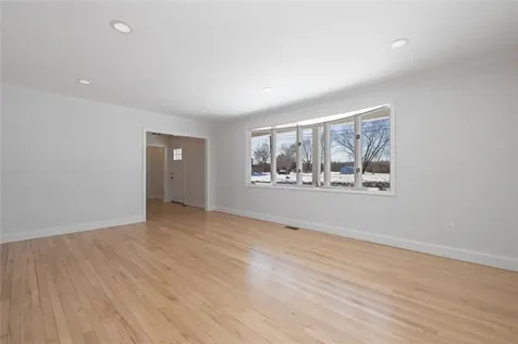 36 Kinnicutt Avenue Warren RI 02885