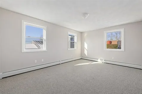 36 Kinnicutt Avenue Warren RI 02885