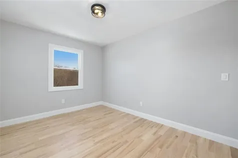 36 Kinnicutt Avenue Warren RI 02885