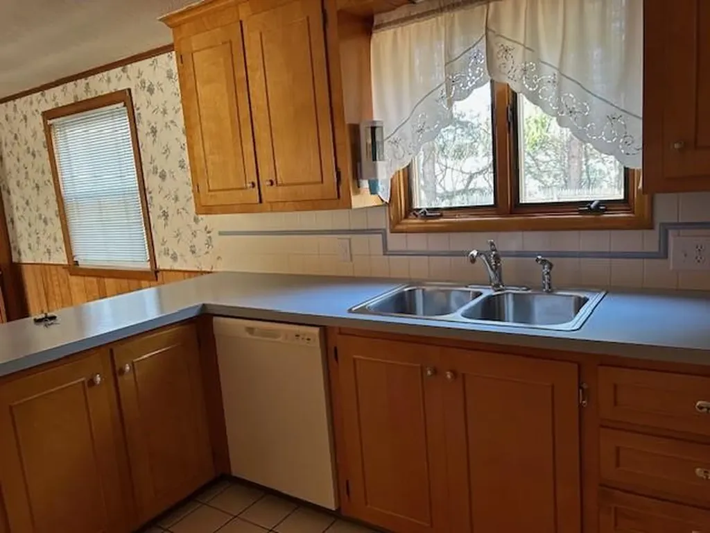 67 Ashwood Circle Warwick RI 02886