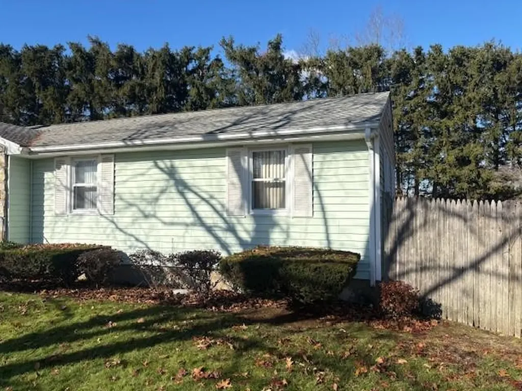 67 Ashwood Circle Warwick RI 02886