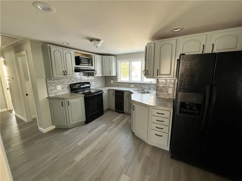 10 Rosemary Drive North Kingstown RI 02852