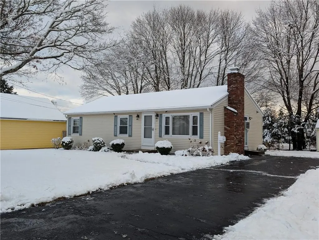 53 Whipple Avenue Barrington RI 02806