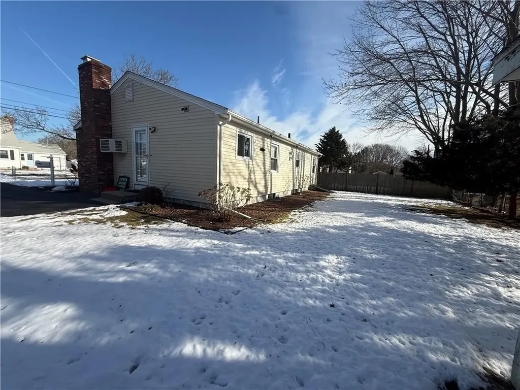 53 Whipple Avenue Barrington RI 02806