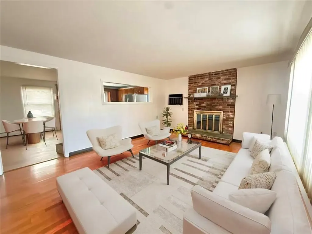 53 Whipple Avenue Barrington RI 02806