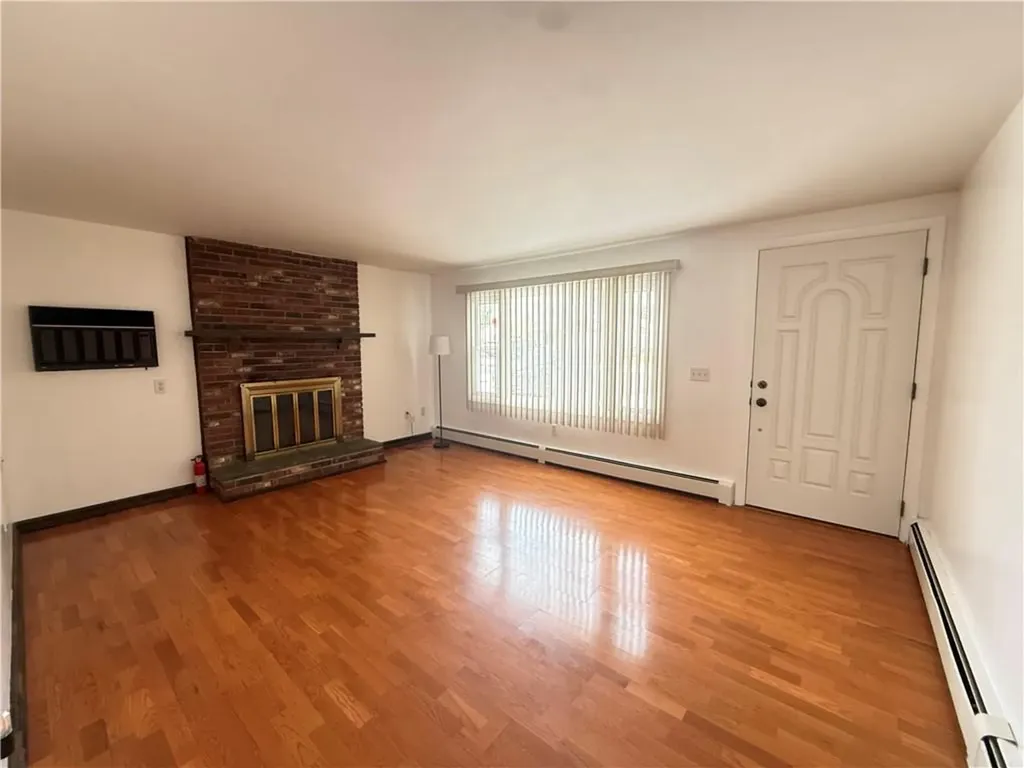 53 Whipple Avenue Barrington RI 02806