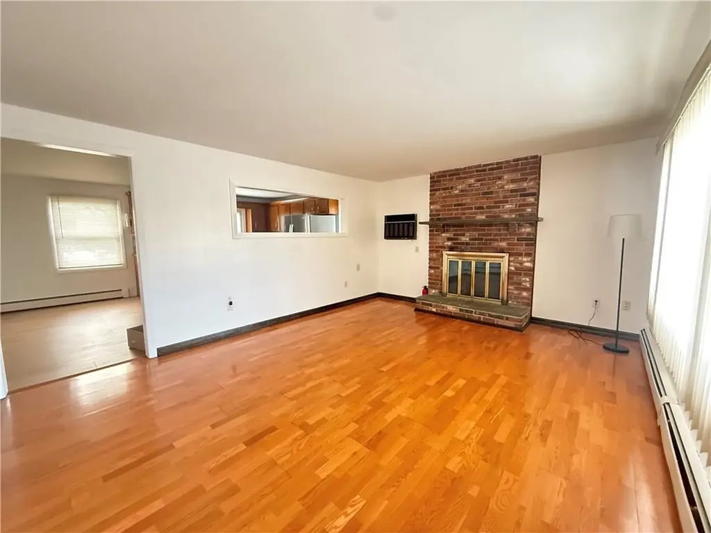 53 Whipple Avenue Barrington RI 02806