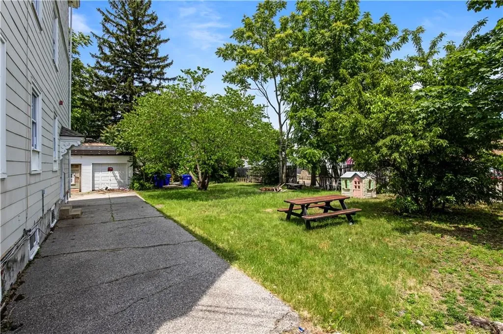 11 Roosevelt Street North Providence RI 02904