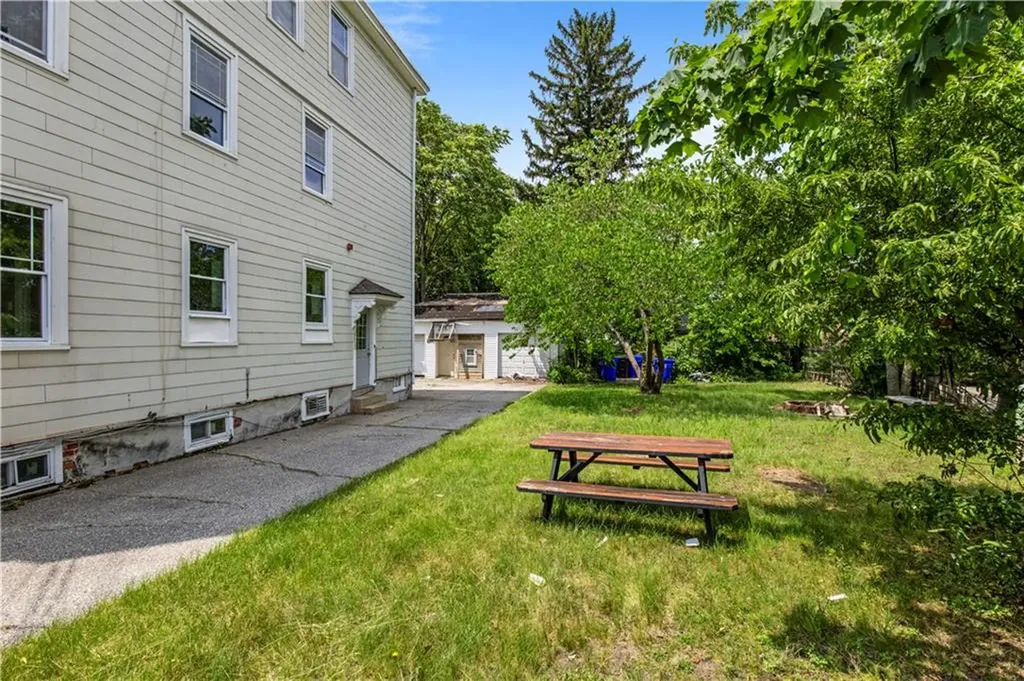 11 Roosevelt Street North Providence RI 02904