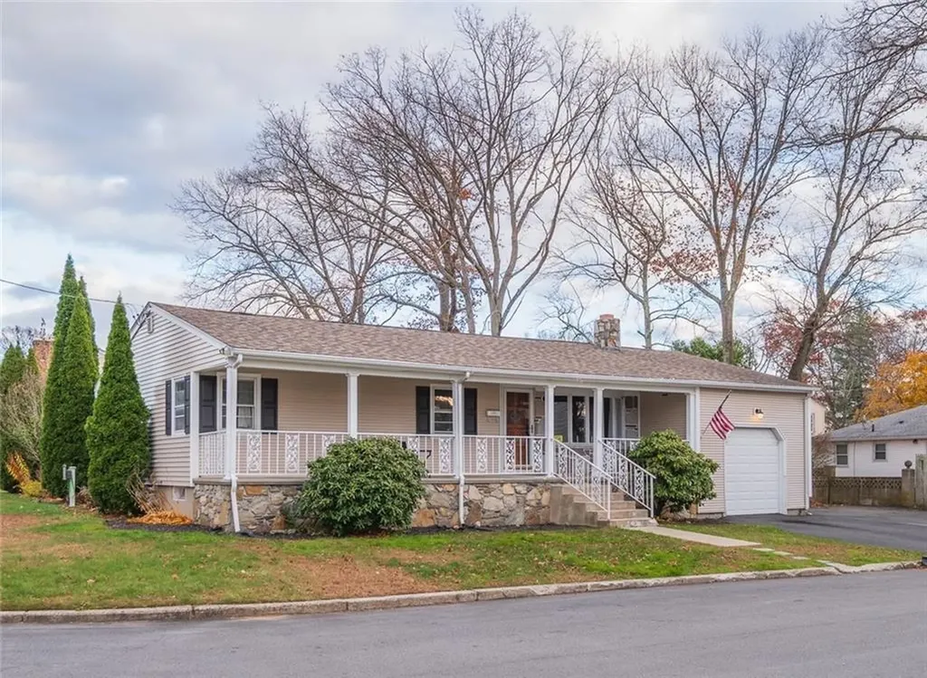 2 Ash Lane North Providence RI 02911