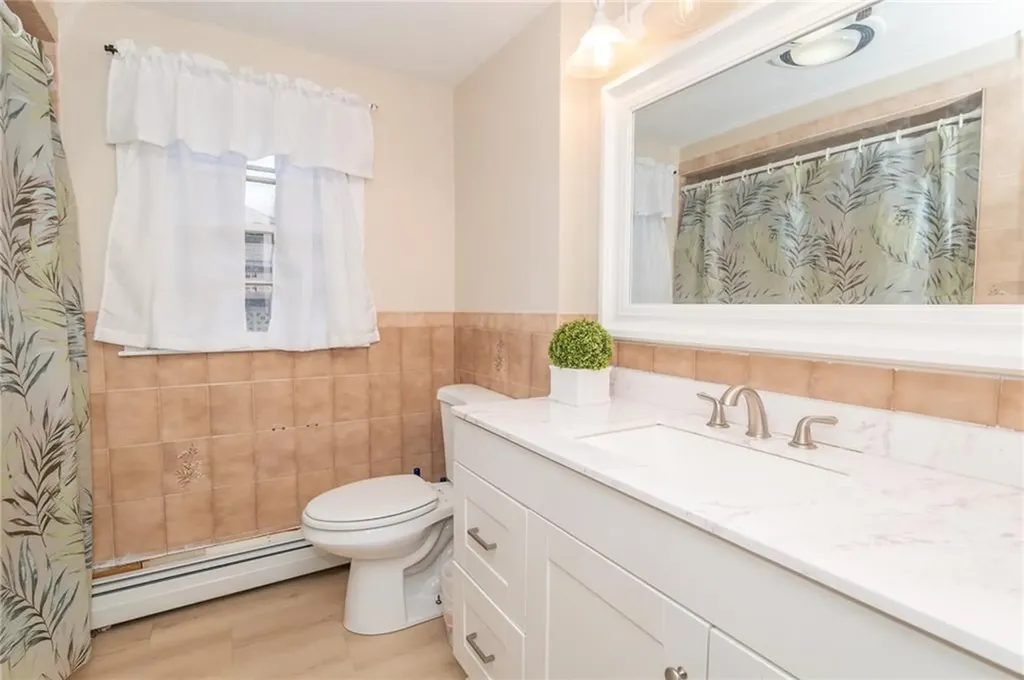 2 Ash Lane North Providence RI 02911