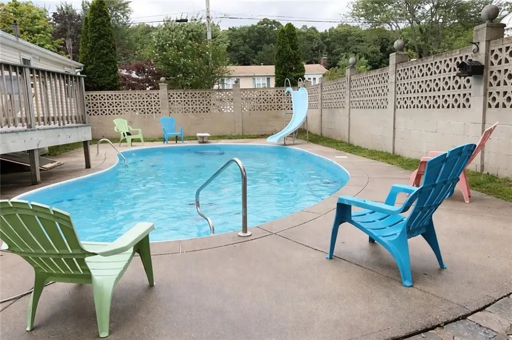 2 Ash Lane North Providence RI 02911