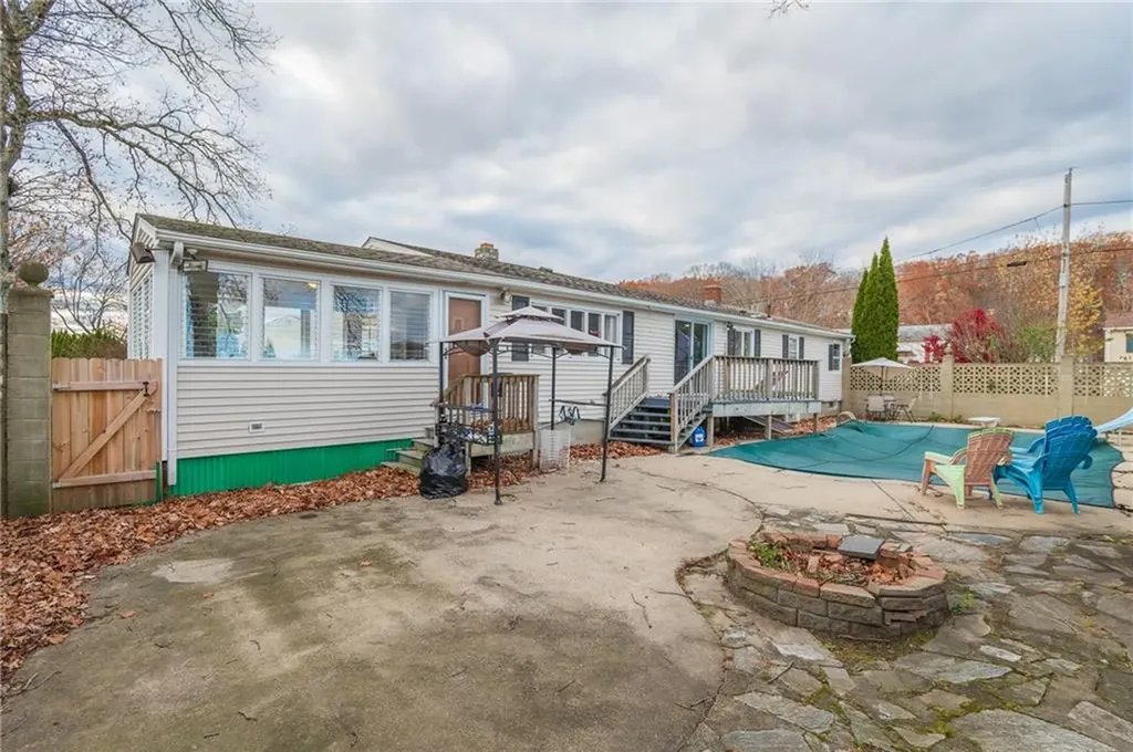 2 Ash Lane North Providence RI 02911