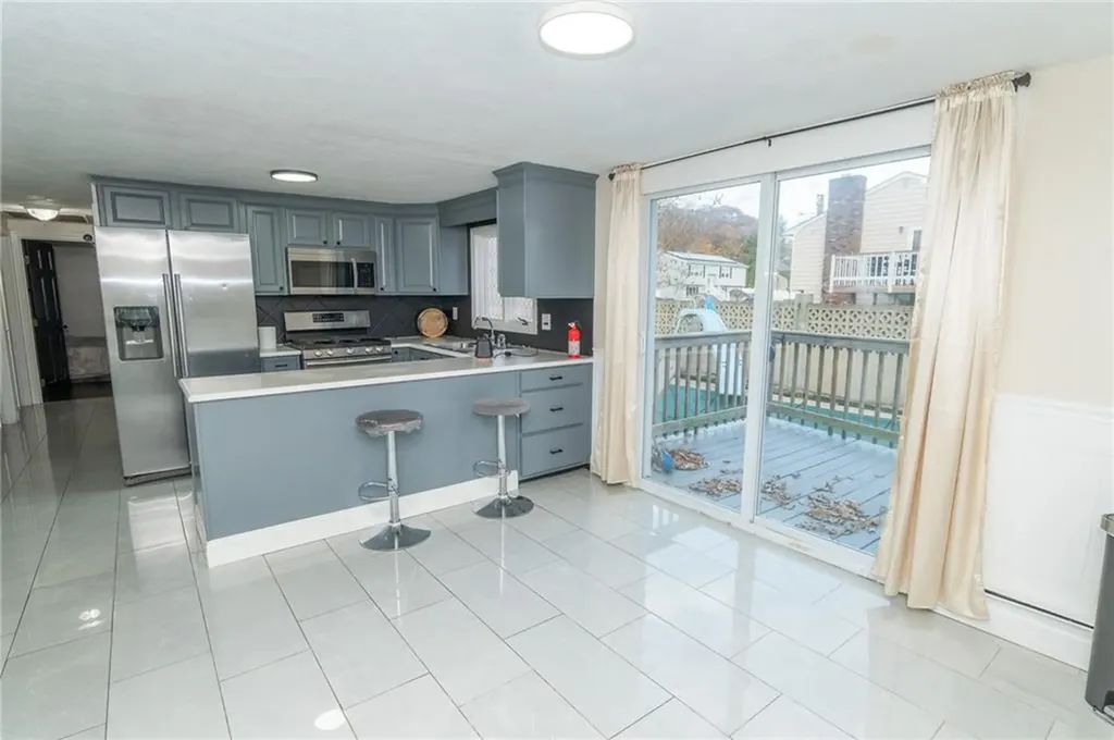 2 Ash Lane North Providence RI 02911