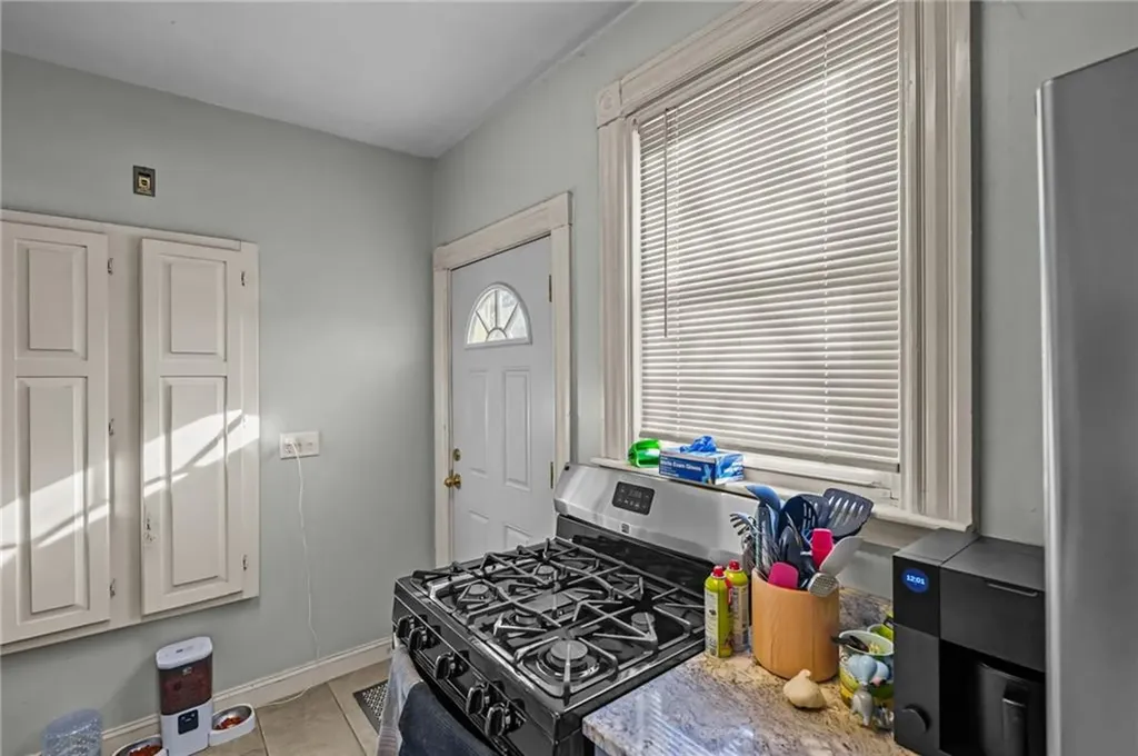 118 Arnold Avenue Cranston RI 02905