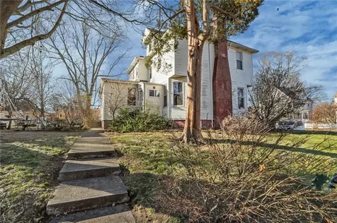 118 Arnold Avenue Cranston RI 02905